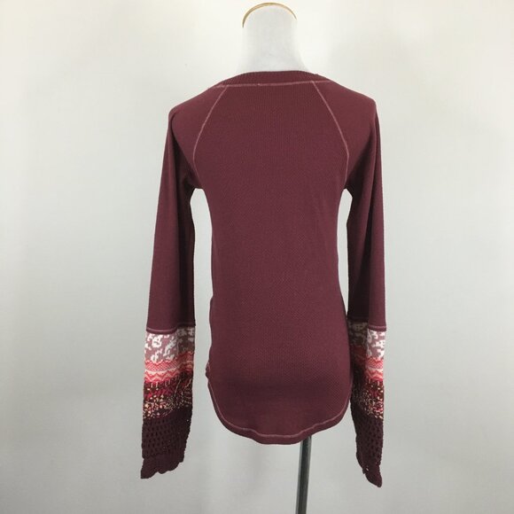 FREE PEOPLE Maroon Multi Color Knit Sleeve Insert Rounded Hem Textured Shirt - Picture 8 of 9